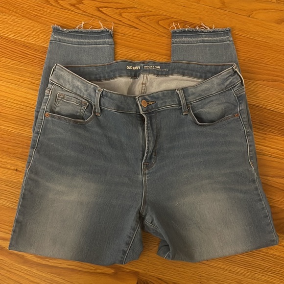 Old Navy Rockstar Jeans - Picture 2 of 4